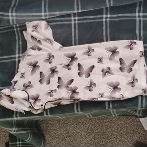 **Sold**🚨 NWOT Girls  sleep top